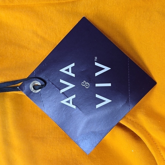 Women's Slim Fit Cinched Short Sleeve Sweetheart Neck Top | Ava & Viv | 4X - Picture 11 of 12